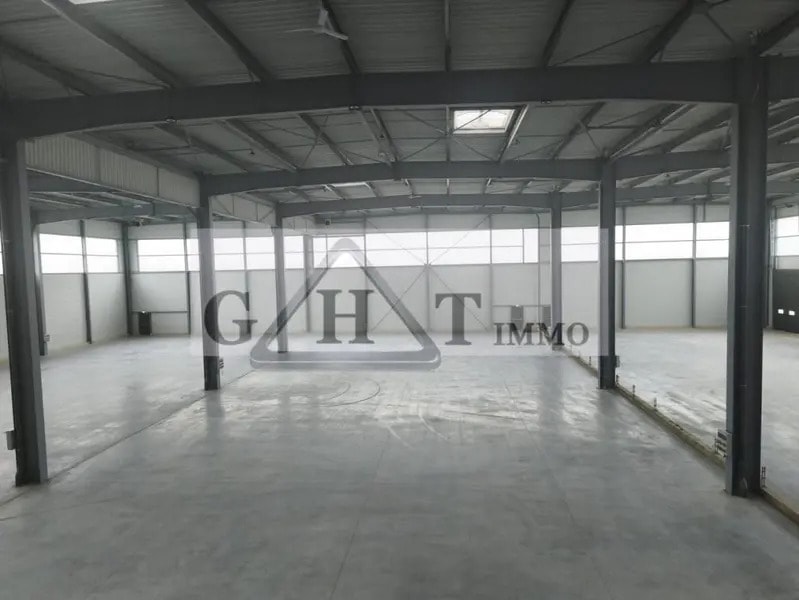 Light Industrial in Torcy to rent Interior Photo- Image 1 of 13