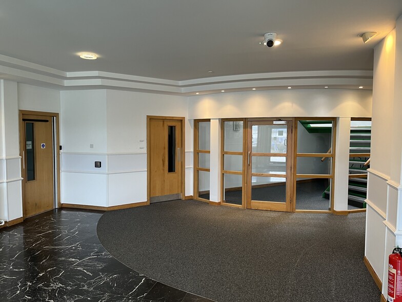 Enterprise Way, Dunfermline to rent - Building Photo - Image 3 of 5