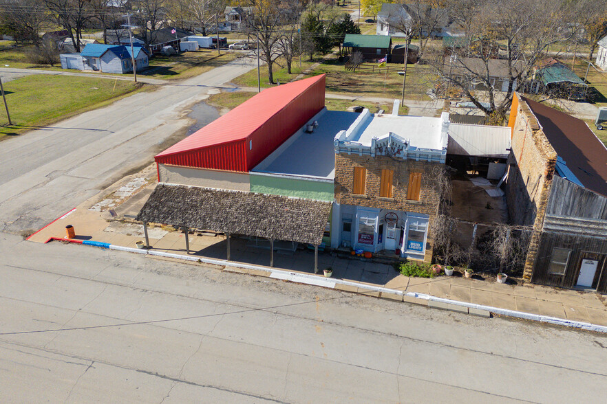 417 Kansas Ave, Longton, KS for sale - Building Photo - Image 3 of 33