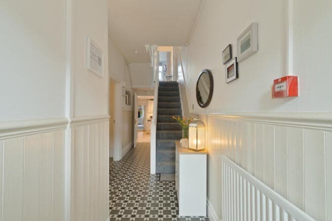 94 Wincheap, Canterbury for sale - Interior Photo - Image 2 of 22