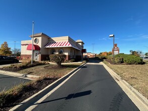 338 W Army Trail Rd, Bloomingdale, IL for rent Building Photo- Image 1 of 4