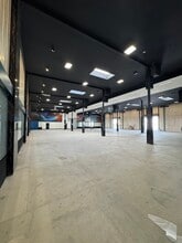 18420 Hart St, Reseda, CA to rent Interior Photo- Image 2 of 4