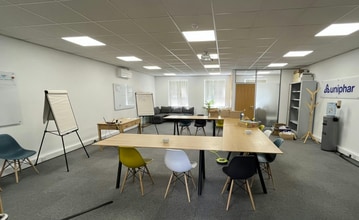 Castle Mound Way, Rugby to rent Interior Photo- Image 1 of 6
