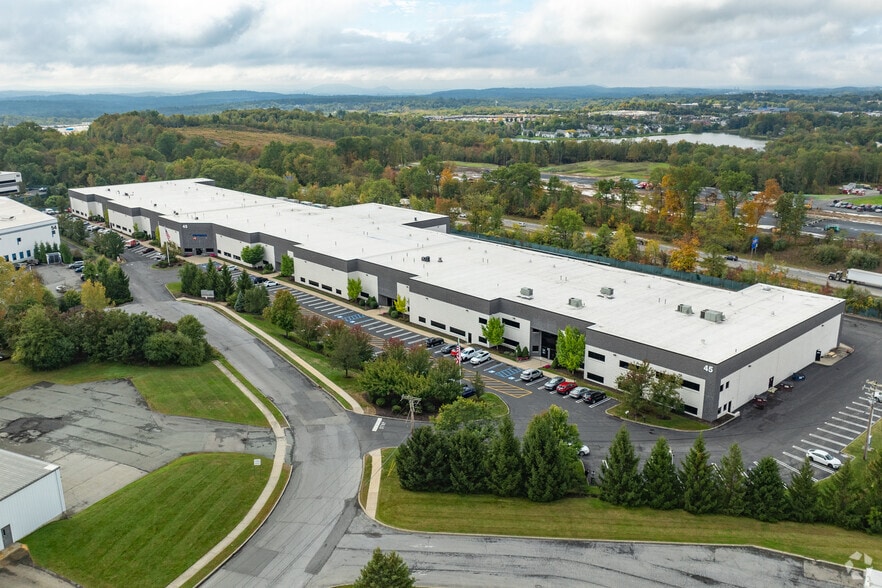 45 Turner Dr, Middletown, NY to rent - Aerial - Image 3 of 18