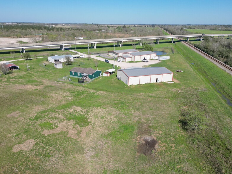 9335 FM 1960, Dayton, TX for sale - Primary Photo - Image 1 of 18