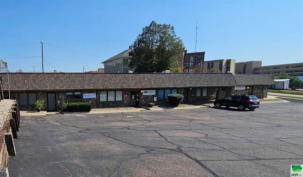 700 Jackson St, Sioux City, IA for sale - Primary Photo - Image 1 of 18