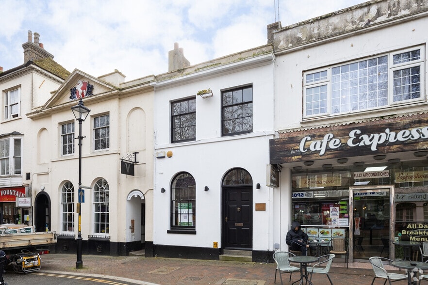 27 High St, Ashford to rent - Building Photo - Image 3 of 3