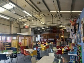 3 Arisdale Av, South Ockendon to rent Interior Photo- Image 2 of 5