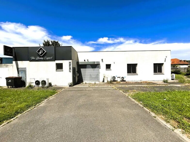 Light Industrial in Bondoufle for sale - Building Photo - Image 2 of 8