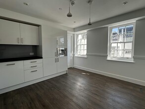 13 Berkeley St, London for rent Interior Photo- Image 2 of 20