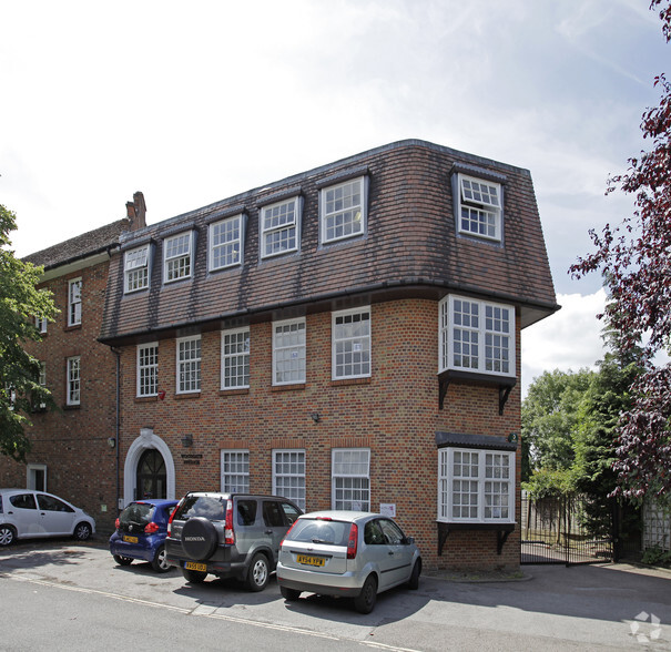 2-8 Games Rd, Barnet for sale - Primary Photo - Image 1 of 1