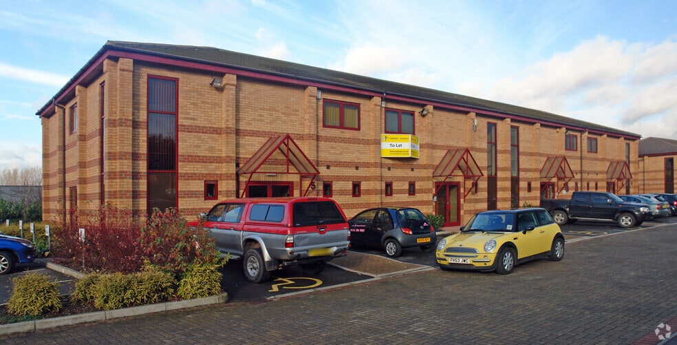 Warren Park Way, Enderby to rent - Building Photo - Image 2 of 3