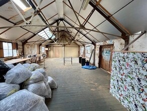 2 Palmers Yard, Newbury to rent Interior Photo- Image 2 of 4