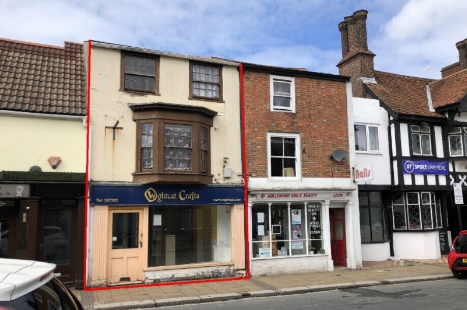 14 Carisbrooke Rd, Newport PO30 1BL UK