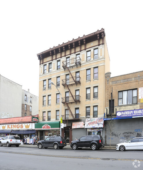 868 E Tremont Ave, Bronx, NY for rent - Building Photo - Image 2 of 3