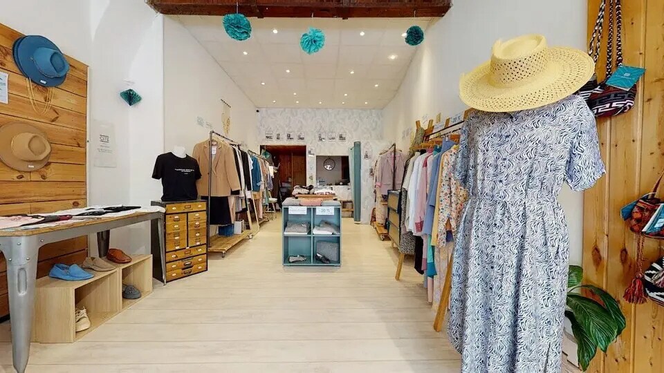 Retail in Toulouse to rent Interior Photo- Image 1 of 6