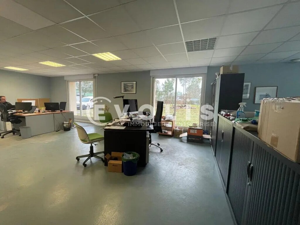 Location Bureaux 190 m² - Photo 1