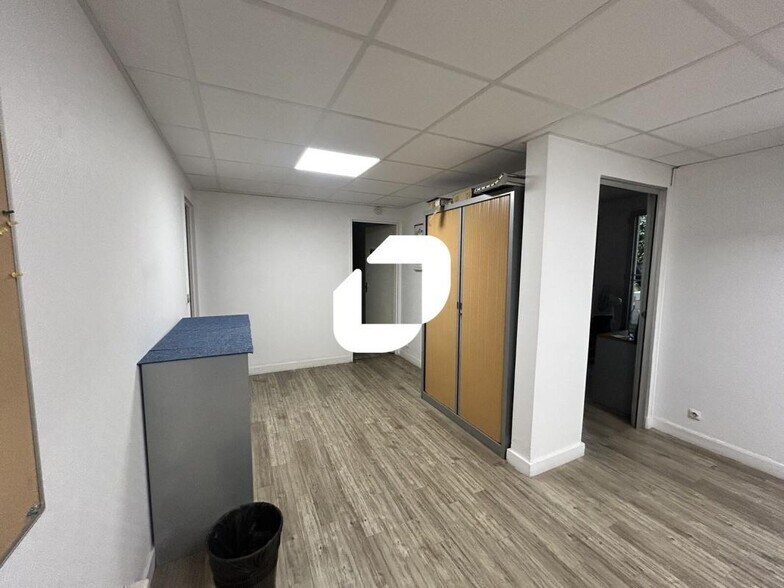 Office in Paris for sale - Interior Photo - Image 3 of 10