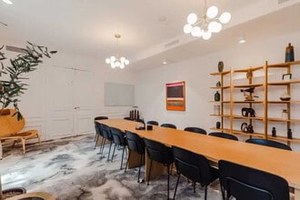 Co-working Space in Paris to rent Building Photo- Image 2 of 21