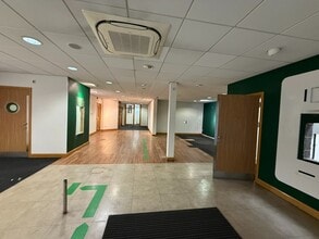 Crossgates, Leeds to rent Interior Photo- Image 1 of 3