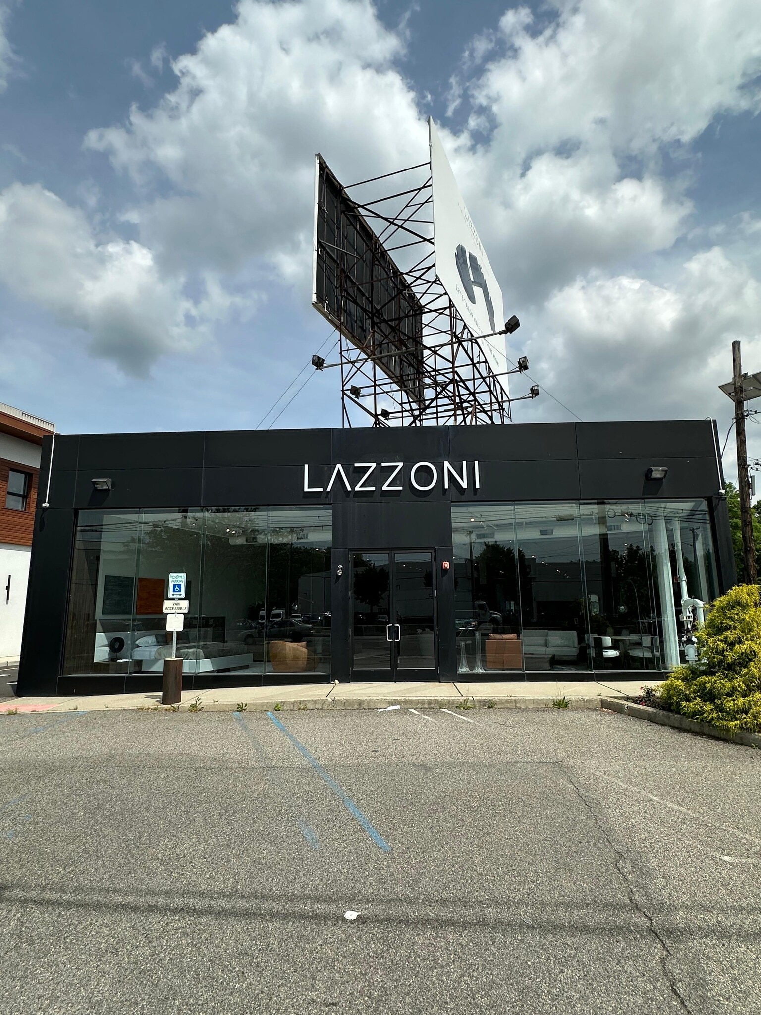 68 Route 17, Paramus, NJ to rent Building Photo- Image 1 of 10