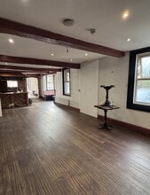 Winchester Rd, Waltham Chase to rent Interior Photo- Image 1 of 2