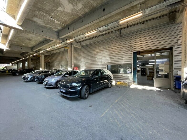100 Avenue Du Général Leclerc, Pantin to rent - Building Photo - Image 1 of 6