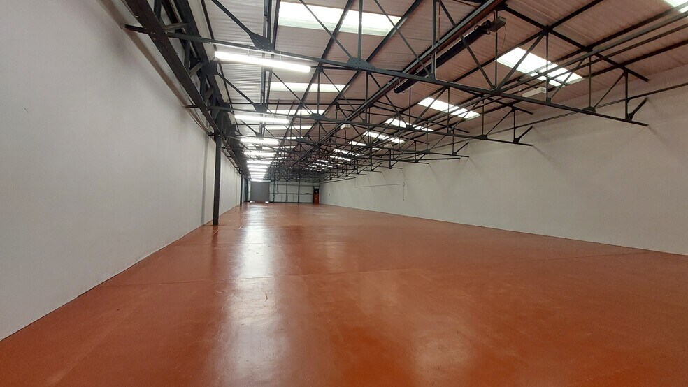 Whittle Pl, Dundee to rent - Building Photo - Image 3 of 3