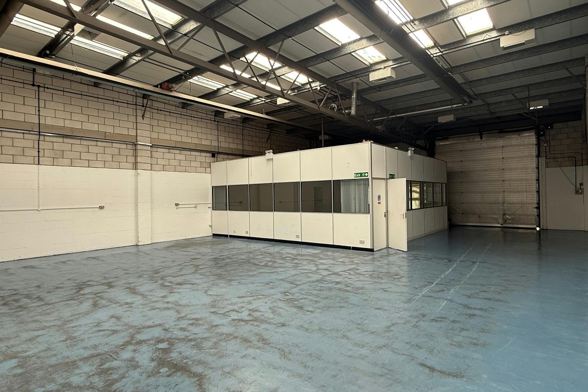 1-17 Kembrey Park, Swindon to rent Interior Photo- Image 1 of 5