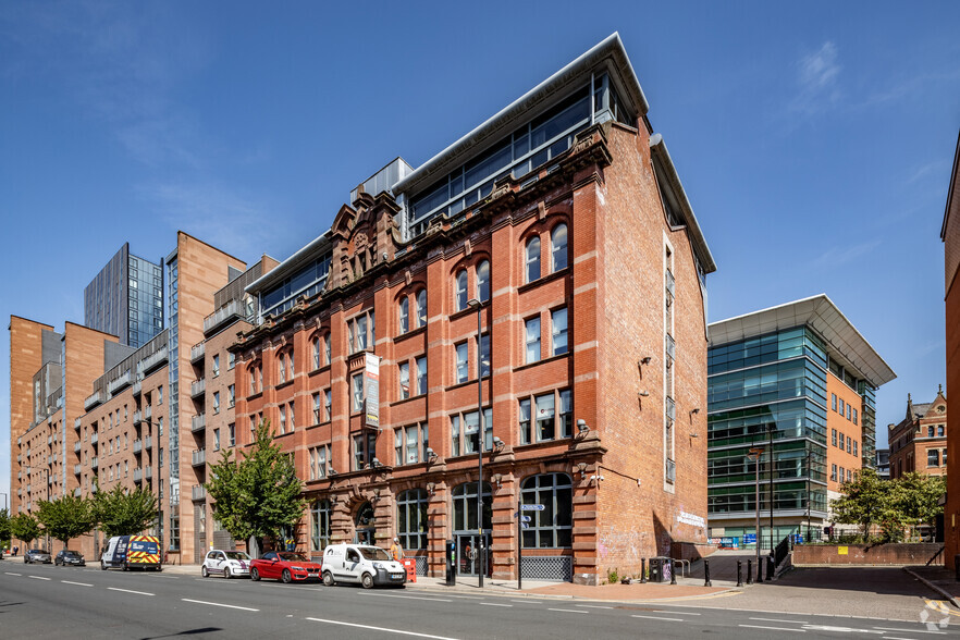 17-19 Whitworth St W, Manchester for rent - Primary Photo - Image 1 of 3