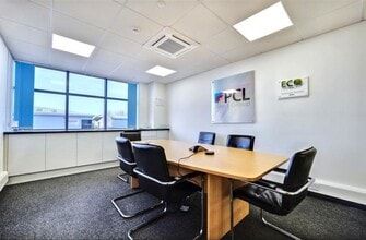 Eastboro Flds, Nuneaton to rent Interior Photo- Image 2 of 2