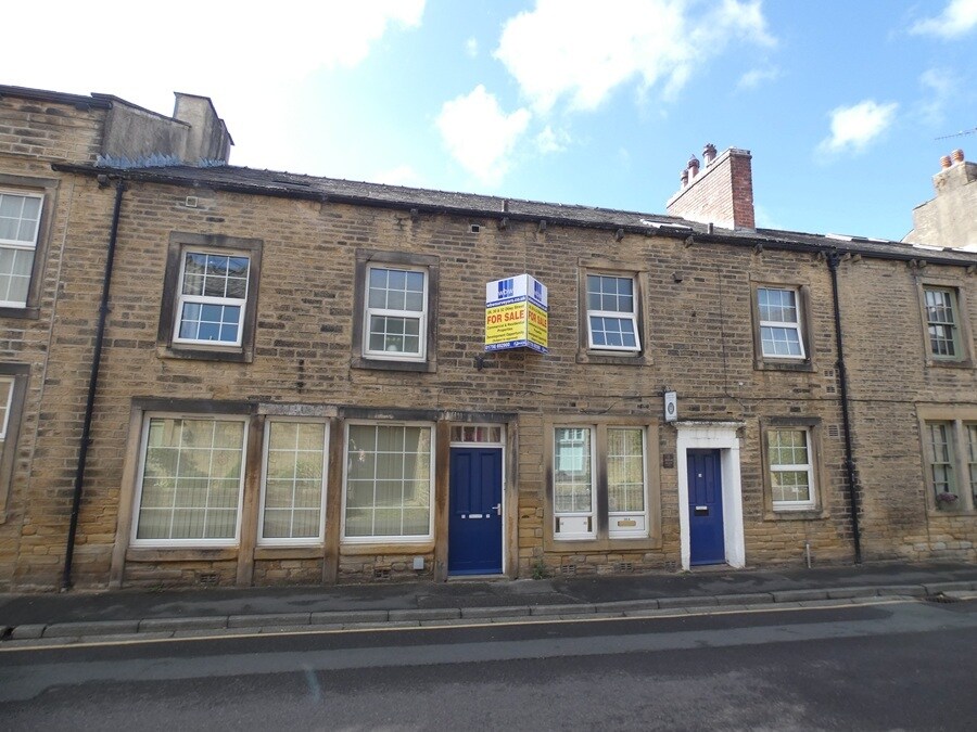 28-32 Otley St, Skipton for sale Primary Photo- Image 1 of 9