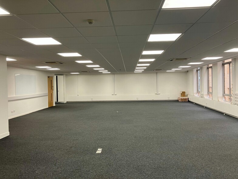 1-3 Cambridge Ter, Oxford to rent - Building Photo - Image 2 of 4