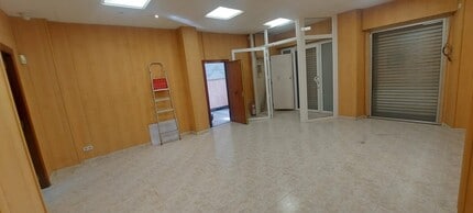 Retail in Barcelona, Barcelona to rent Interior Photo- Image 2 of 12