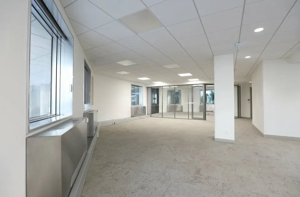 Office in Lyon for sale Interior Photo- Image 1 of 16