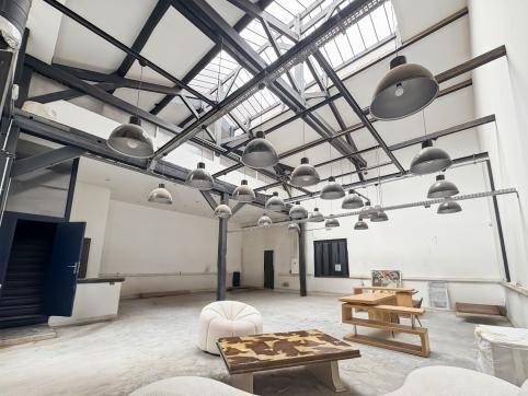 Light Industrial in Paris for sale - Interior Photo - Image 2 of 7