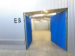 10949 E Peakview Ave, Englewood, CO to rent Interior Photo- Image 2 of 5