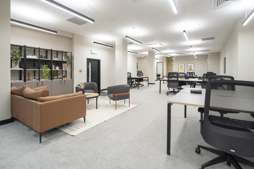 44 Paul St, London to rent - Building Photo - Image 2 of 33