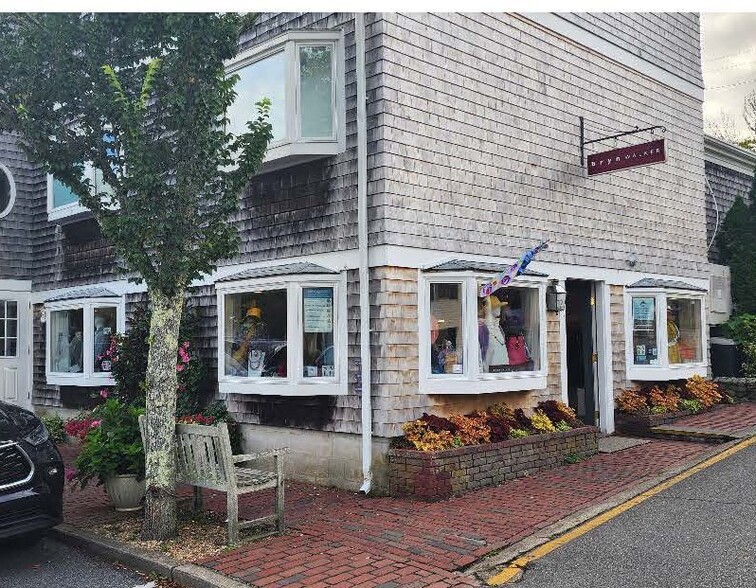 21 Kelly st, Edgartown, MA for rent - Building Photo - Image 1 of 3