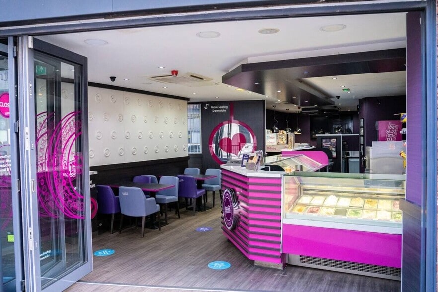 5 Upper George St, Luton to rent - Building Photo - Image 2 of 6