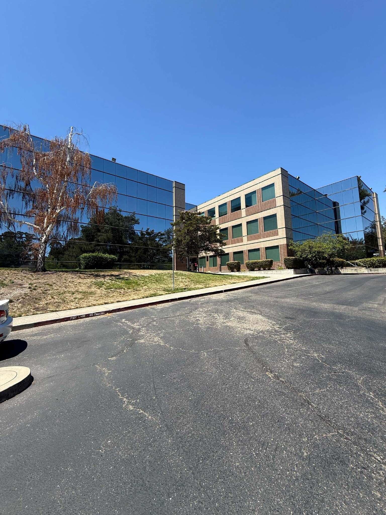 111 Deerwood Rd, San Ramon, CA to rent Interior Photo- Image 1 of 2