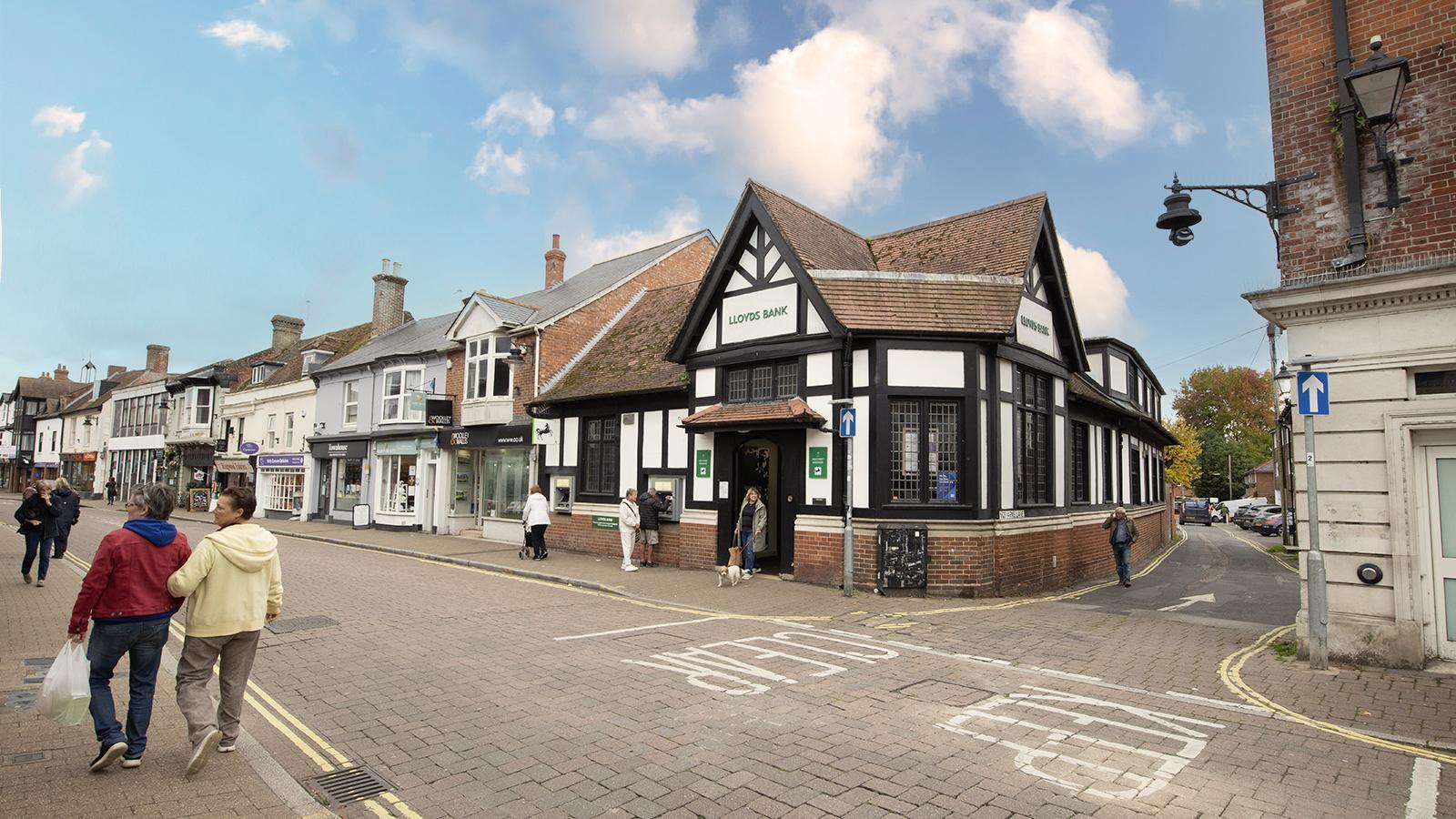 25 High St, Ringwood for sale Building Photo- Image 1 of 3