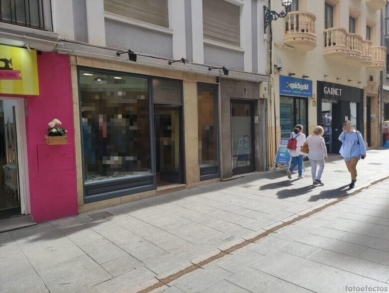 Calle Puentezuelas, 8, Granada, Granada for sale - Building Photo - Image 2 of 7