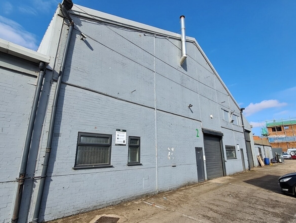 Abercromby Ave, High Wycombe to rent Building Photo- Image 1 of 9