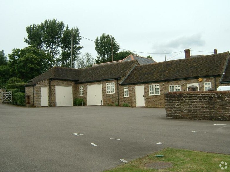London Rd, Bolney for sale - Primary Photo - Image 1 of 1