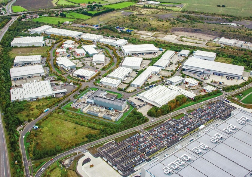 15E-15F Follingsby Ave, Gateshead to rent - Building Photo - Image 2 of 17