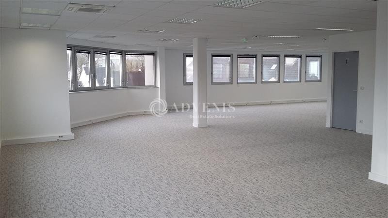 Office in Noisiel to rent Interior Photo- Image 1 of 6