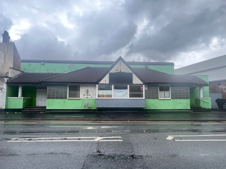 46 Liverpool Rd, Manchester to rent - Building Photo - Image 2 of 2