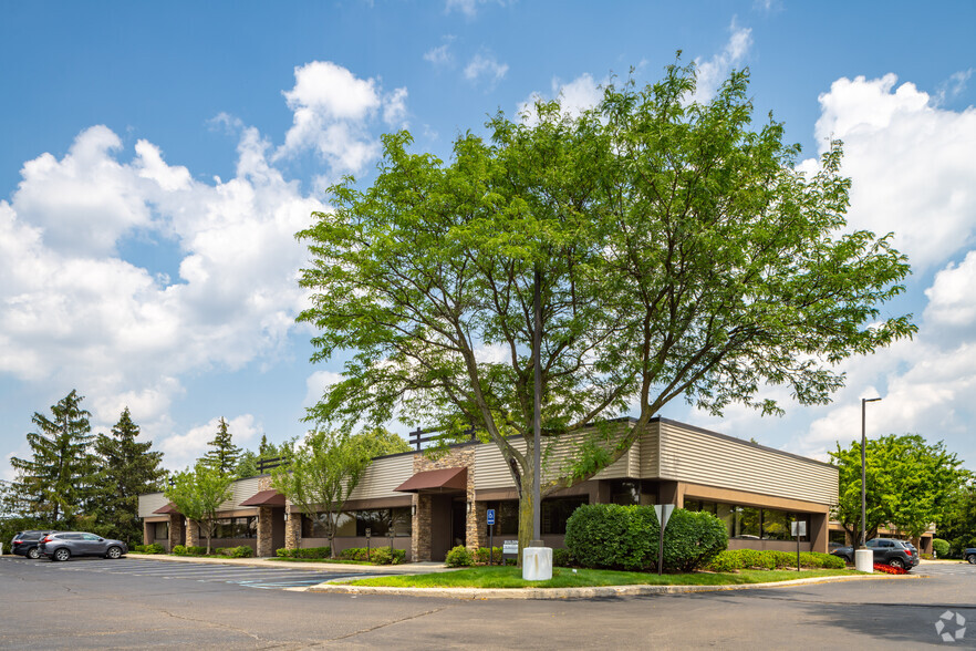 27730 Franklin Rd, Southfield, MI for sale - Primary Photo - Image 1 of 8