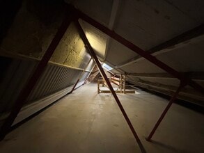 Sandown Road, Watford to rent Interior Photo- Image 2 of 5